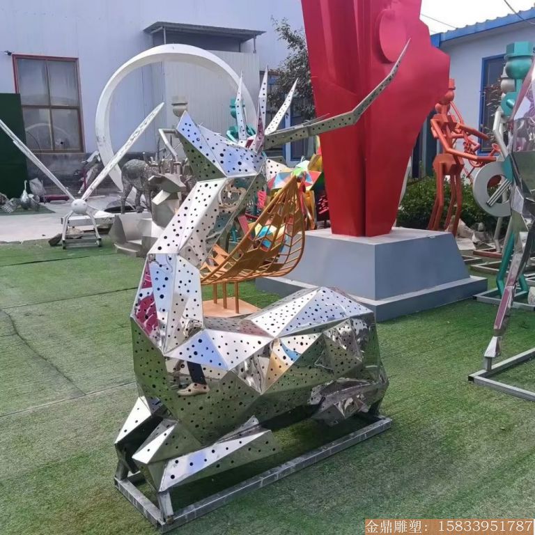 不锈钢镂空鹿发光雕塑 景观鹿雕塑加工厂家